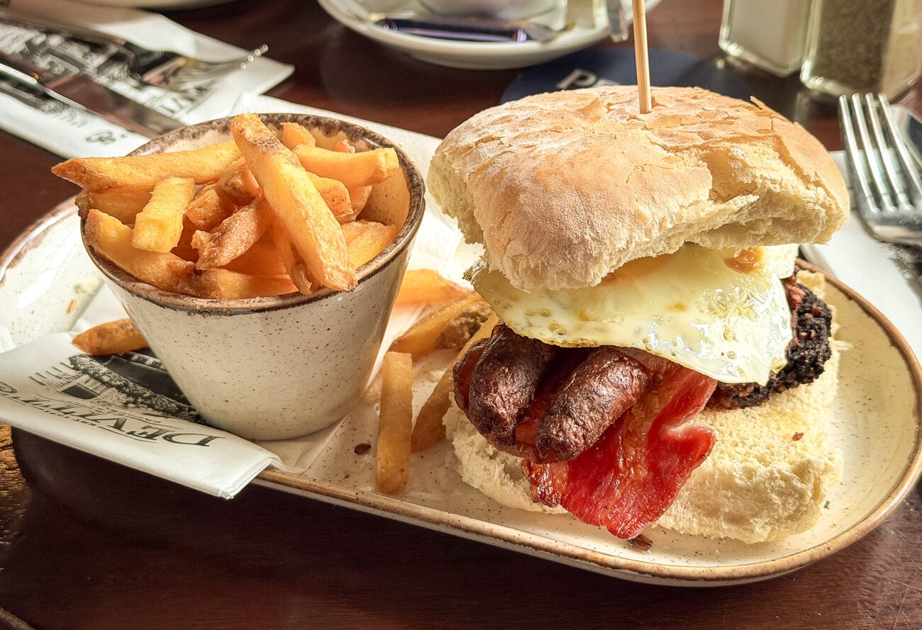 Breakfast Roll w Devitt's Pub w Dublinie