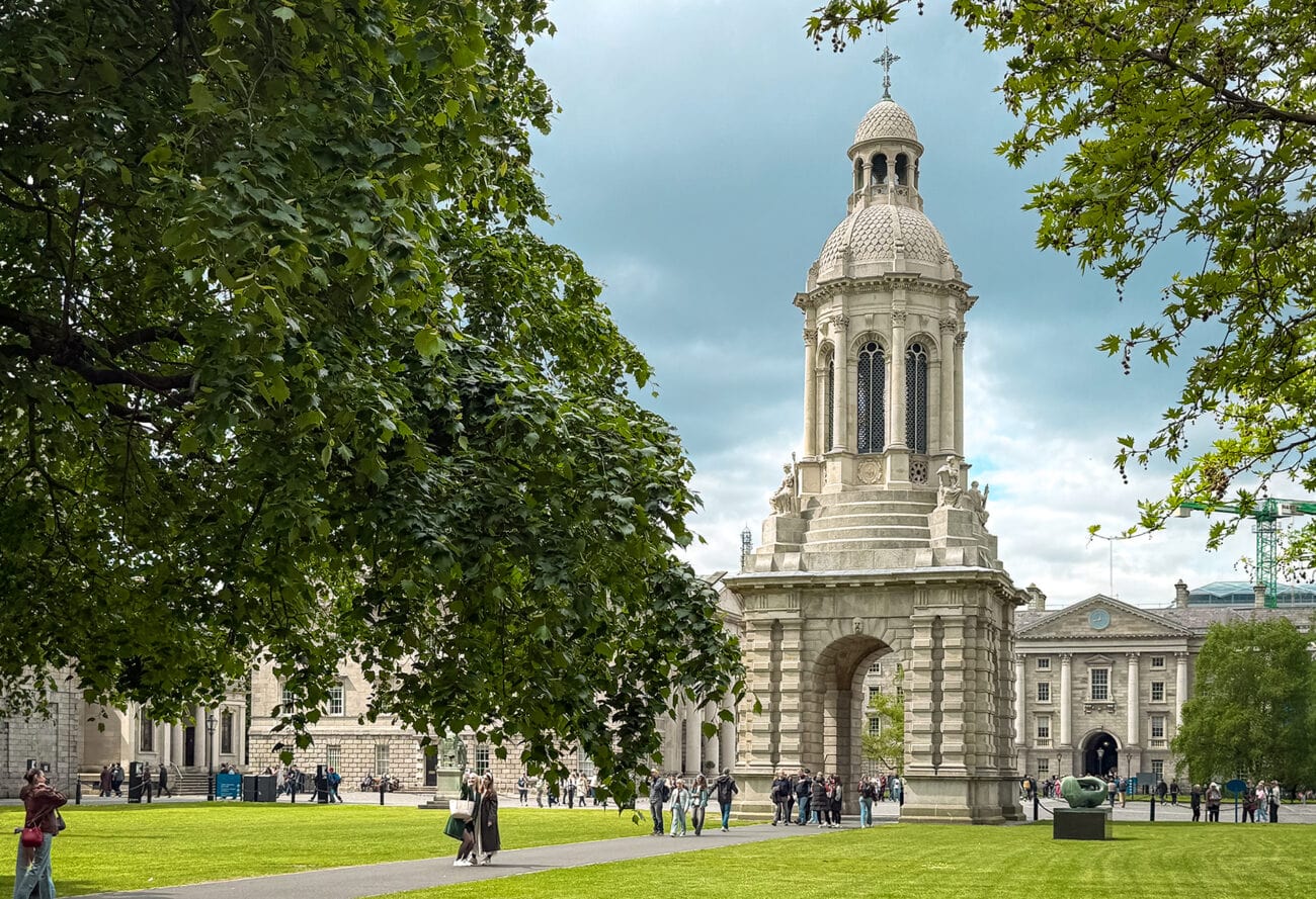 Dziedziniec Trinity College w Dublinie