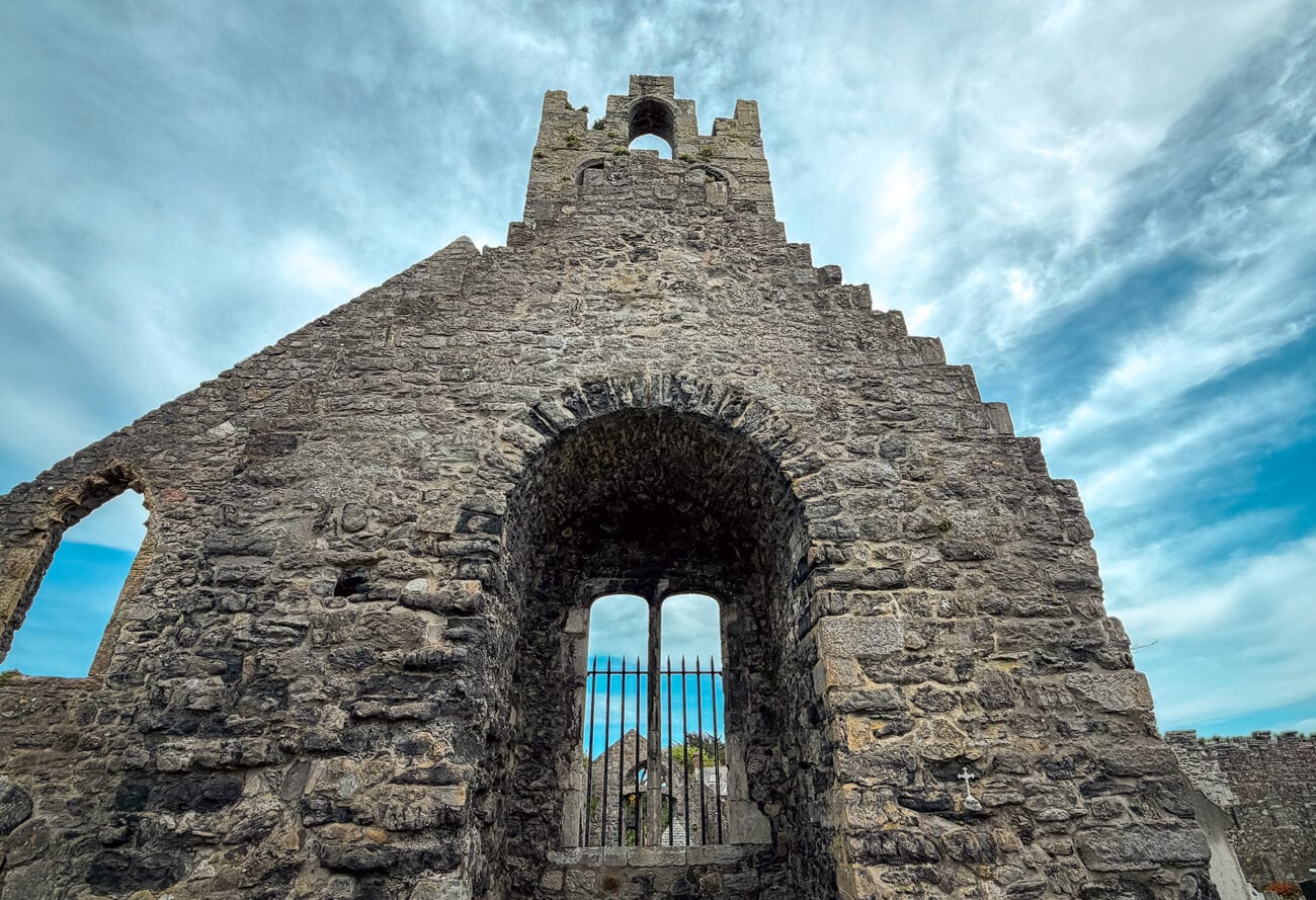 Fasada St. Mary's Abbey w Howth