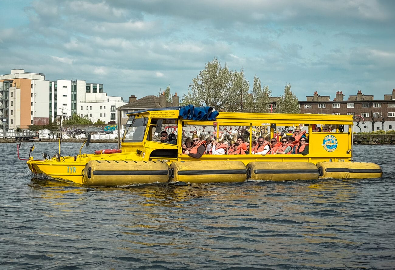 Amfibia Viking Splash Tours na kanale Grand Canal Docks
